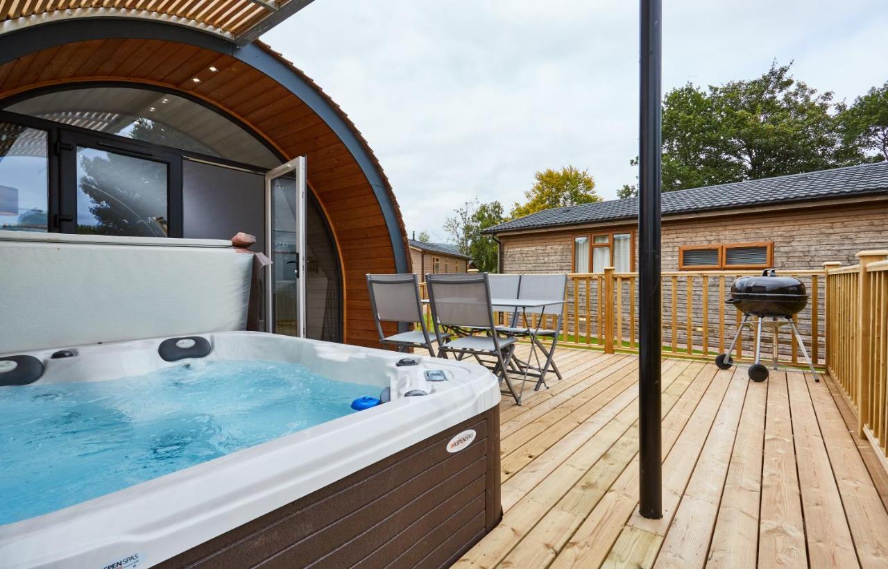 Braidhaugh Holiday Lodge And Glamping Park Crieff Exterior photo
