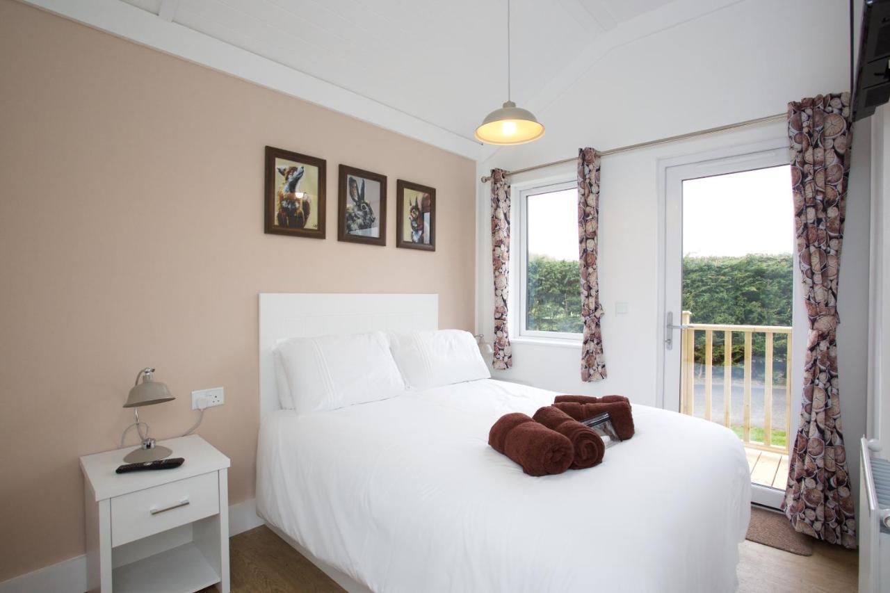 Braidhaugh Holiday Lodge And Glamping Park Crieff Exterior photo