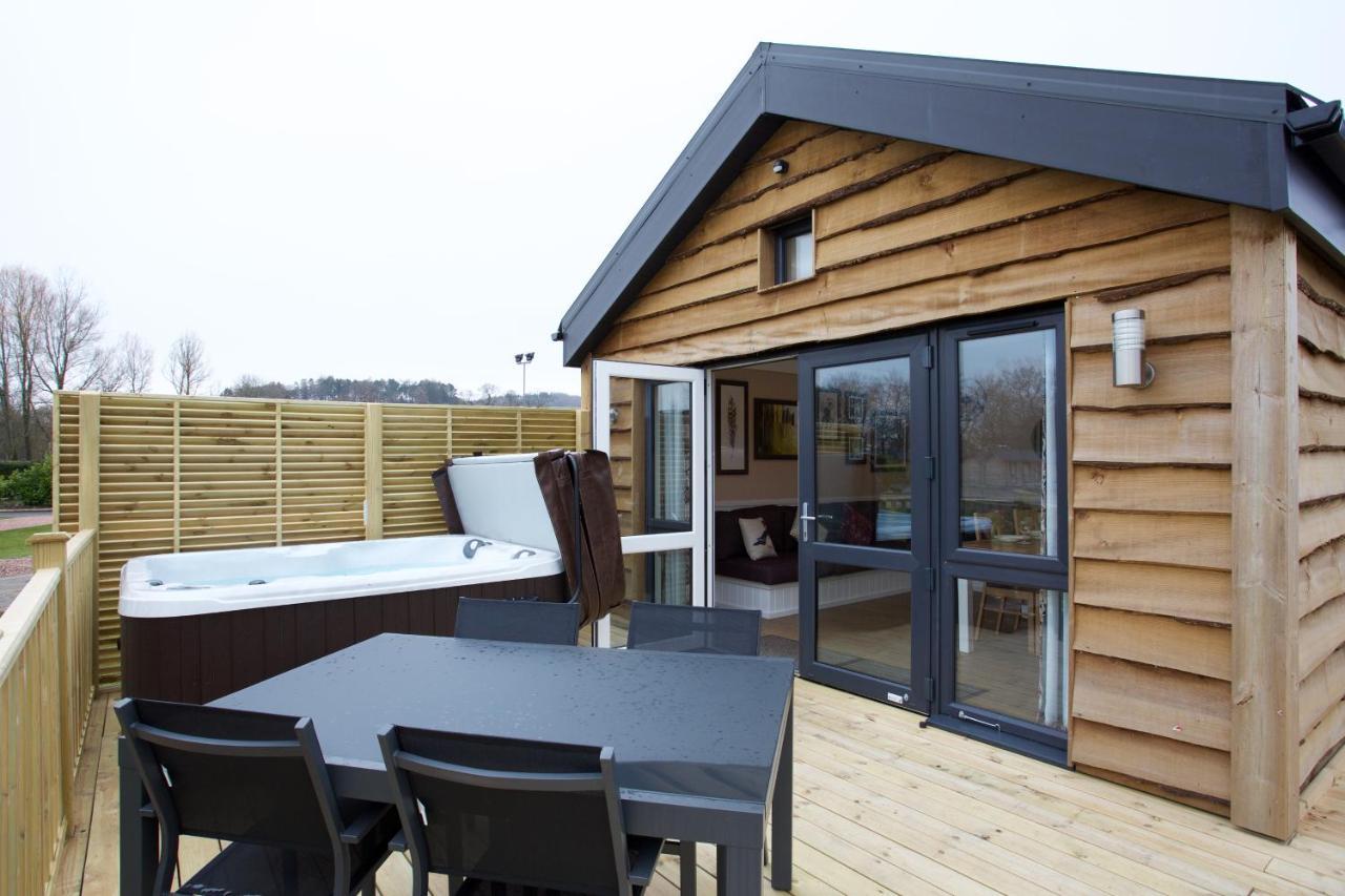 Braidhaugh Holiday Lodge And Glamping Park Crieff Exterior photo