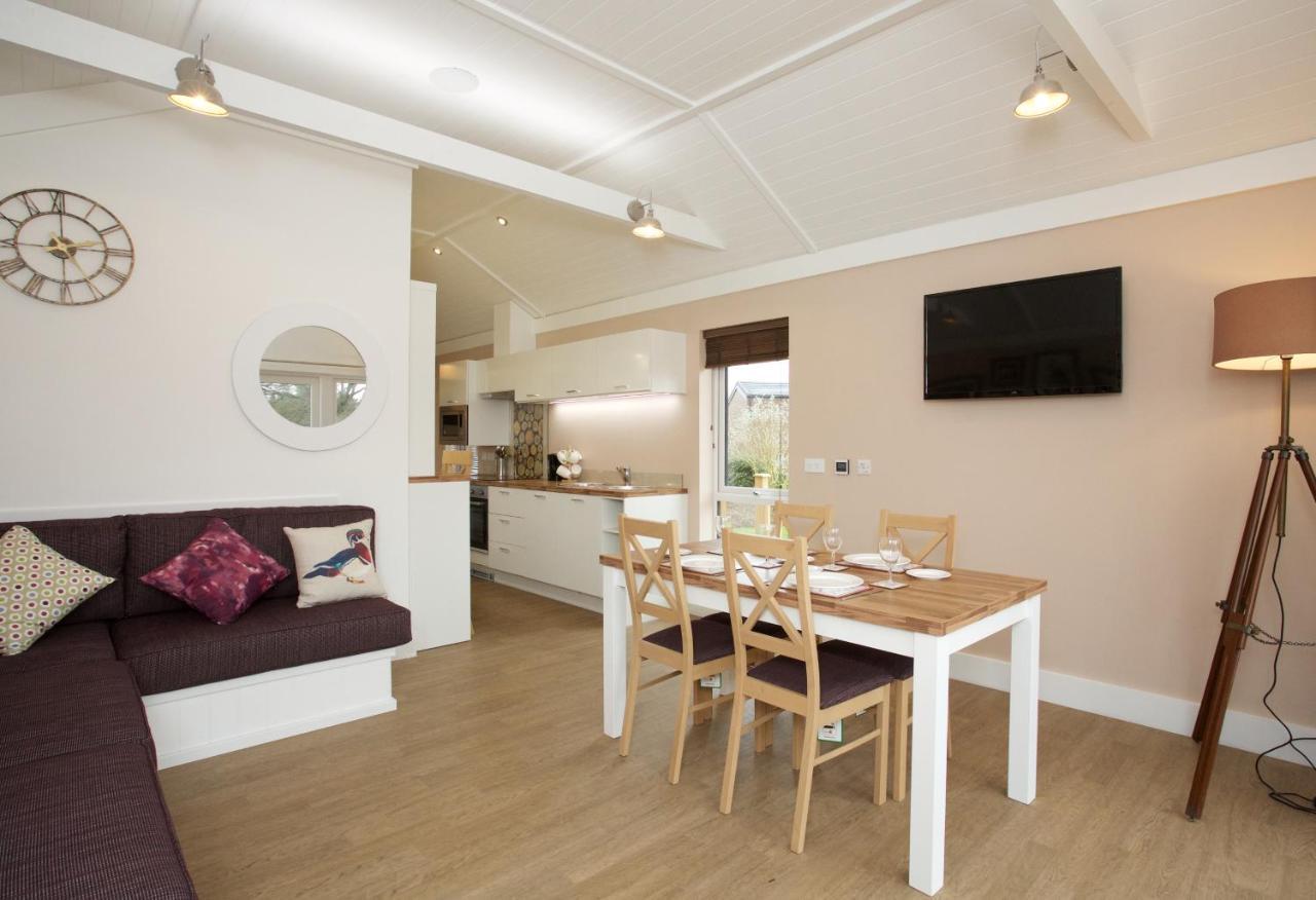 Braidhaugh Holiday Lodge And Glamping Park Crieff Exterior photo