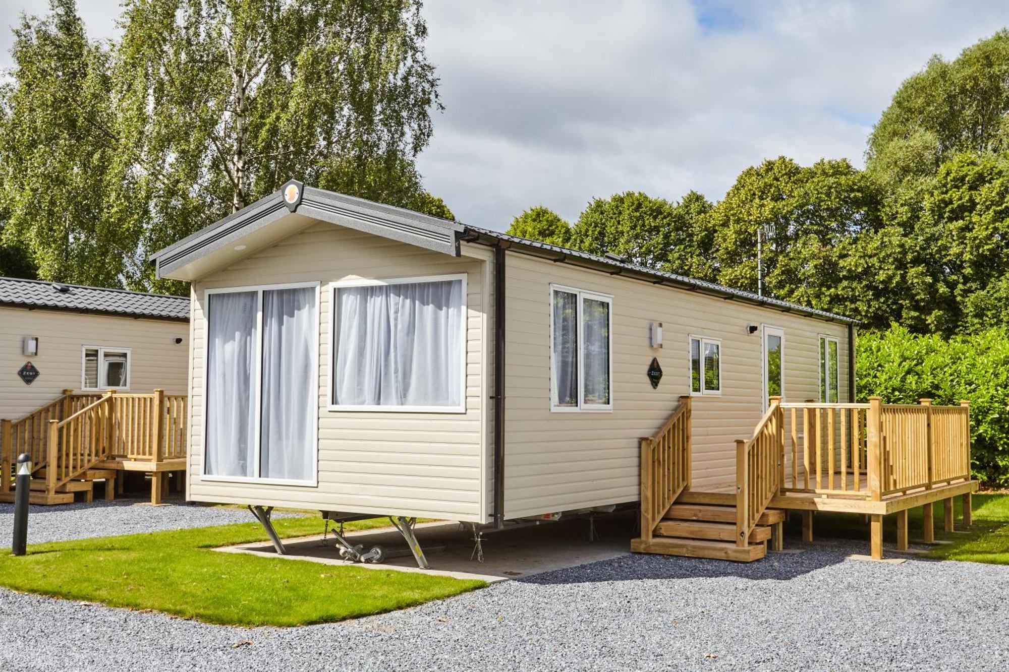 Braidhaugh Holiday Lodge And Glamping Park Crieff Exterior photo